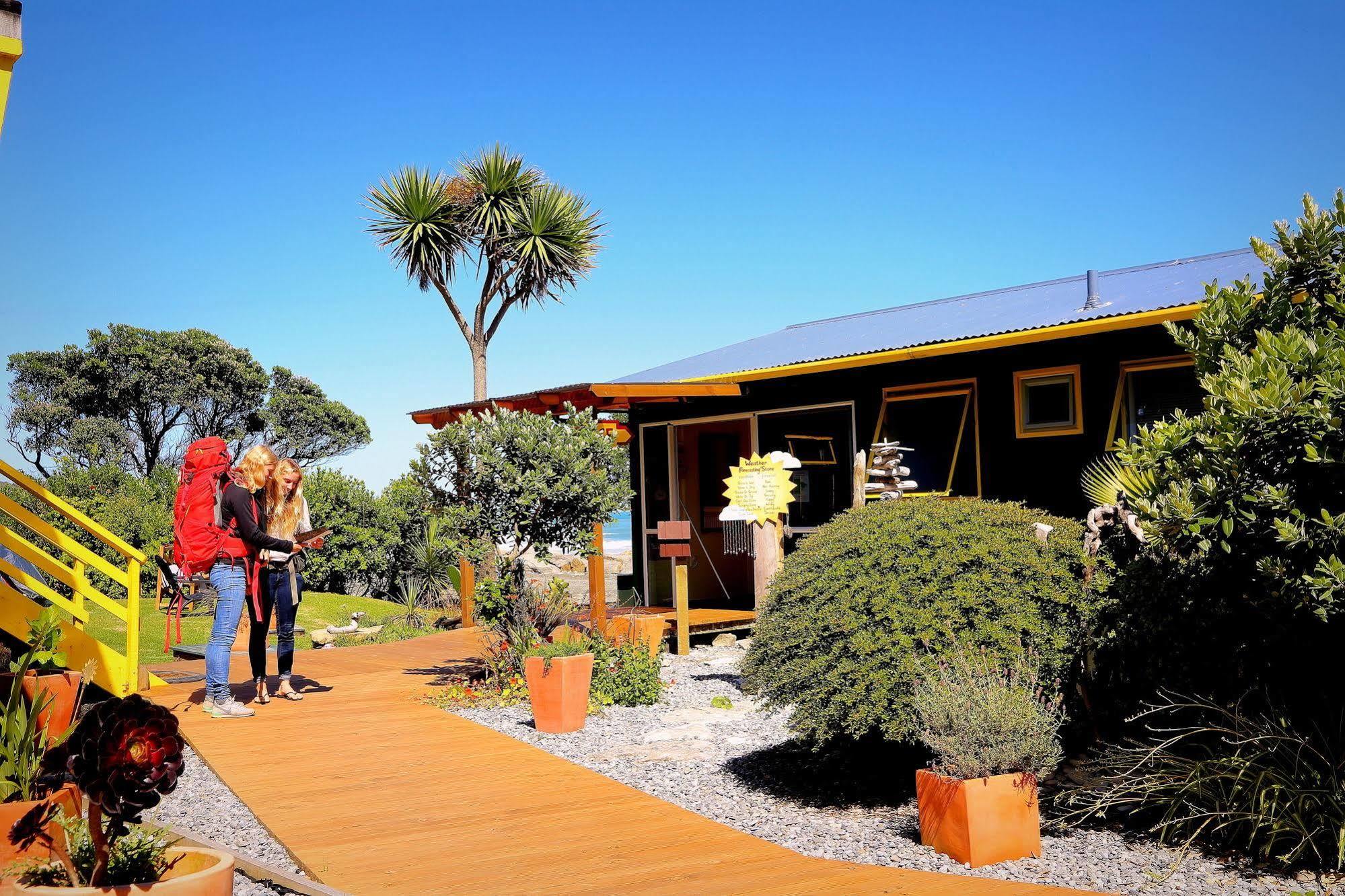 Punakaiki Beach Hostel מראה חיצוני תמונה